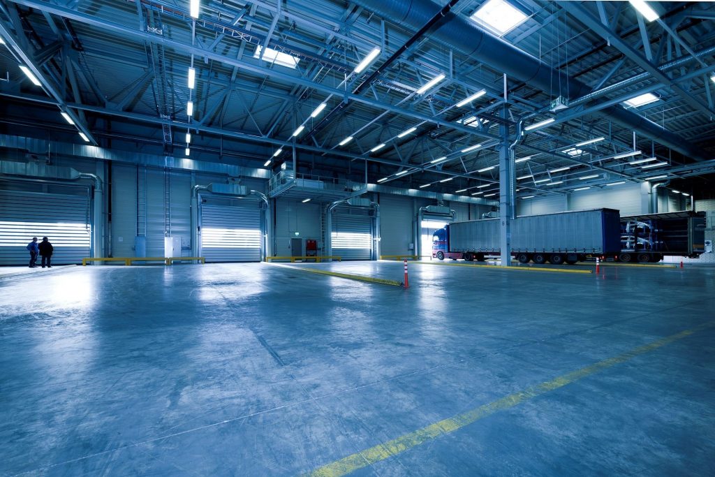 View into a large industrial warehouse/production hall. 