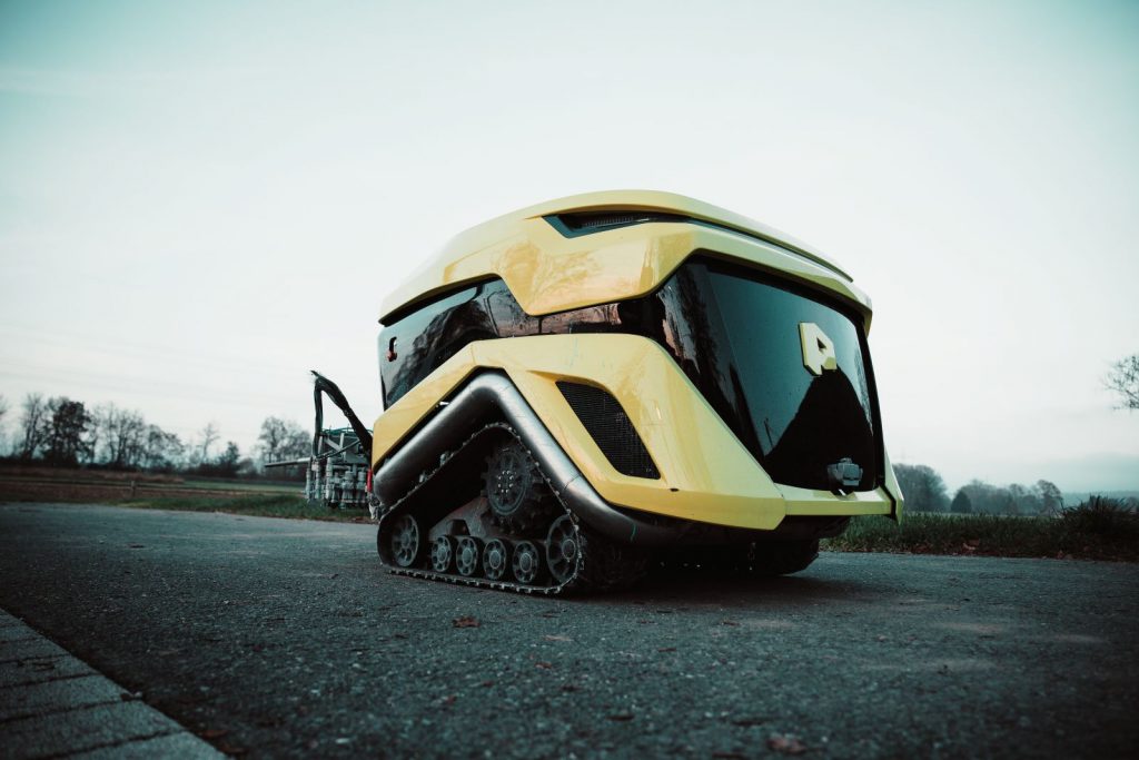 The MK2 robot by Pixelrunner - a sometimes too big solution for robotic outdoor printing. 